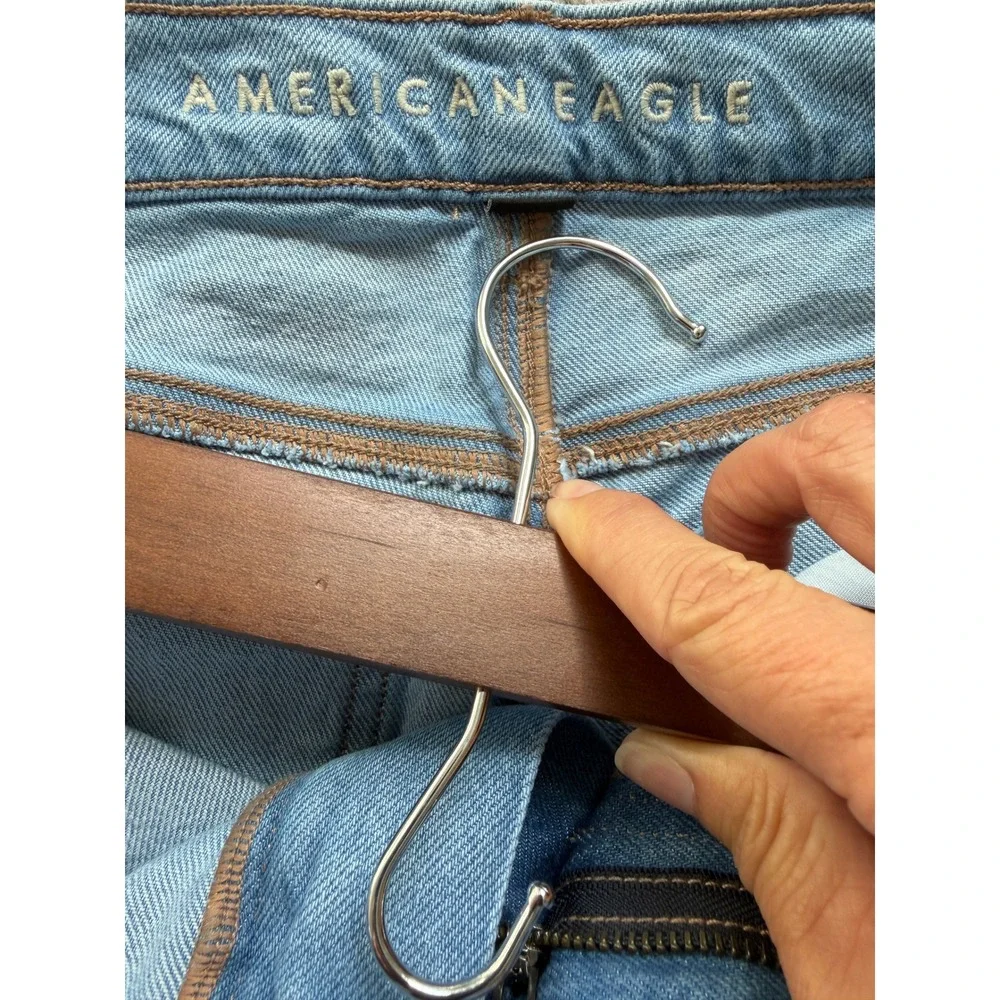 American Eagle Split Hem Straight Leg Jeans Light Wash Distressed Denim 28
